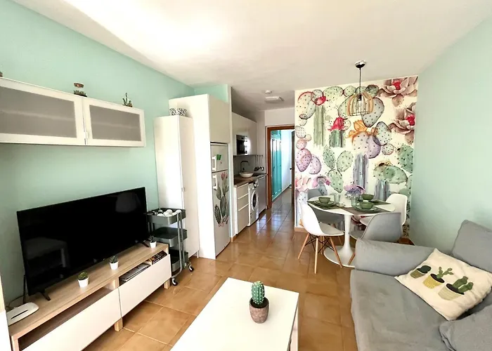 Torres Del Castillo, 108cactus Apartment