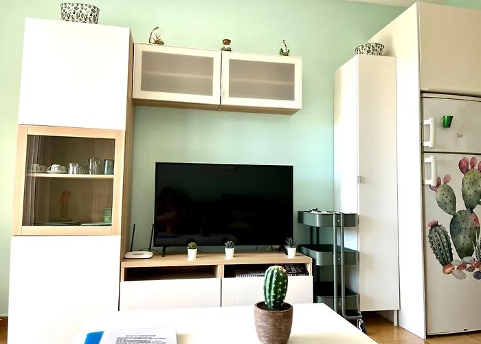 Torres Del Castillo, 108cactus Apartment