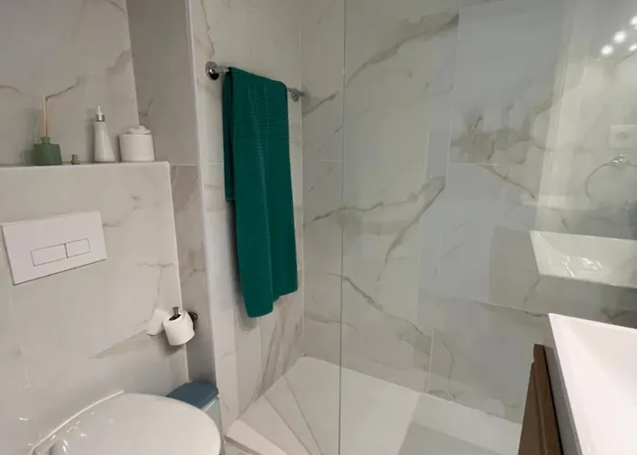 Torres Del Castillo, 108cactus Costa De Antigua